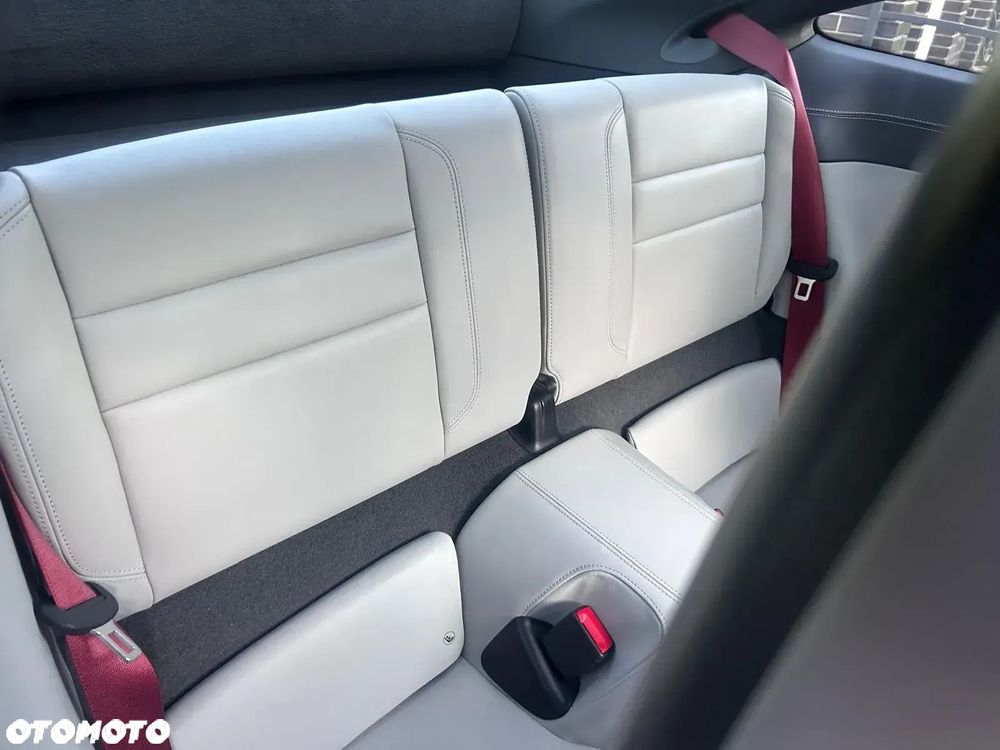 Porsche 911 Carrera 4S - 26