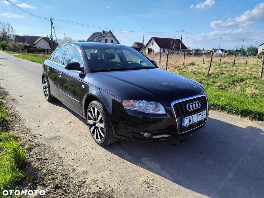 Audi A4 Limousine - 1
