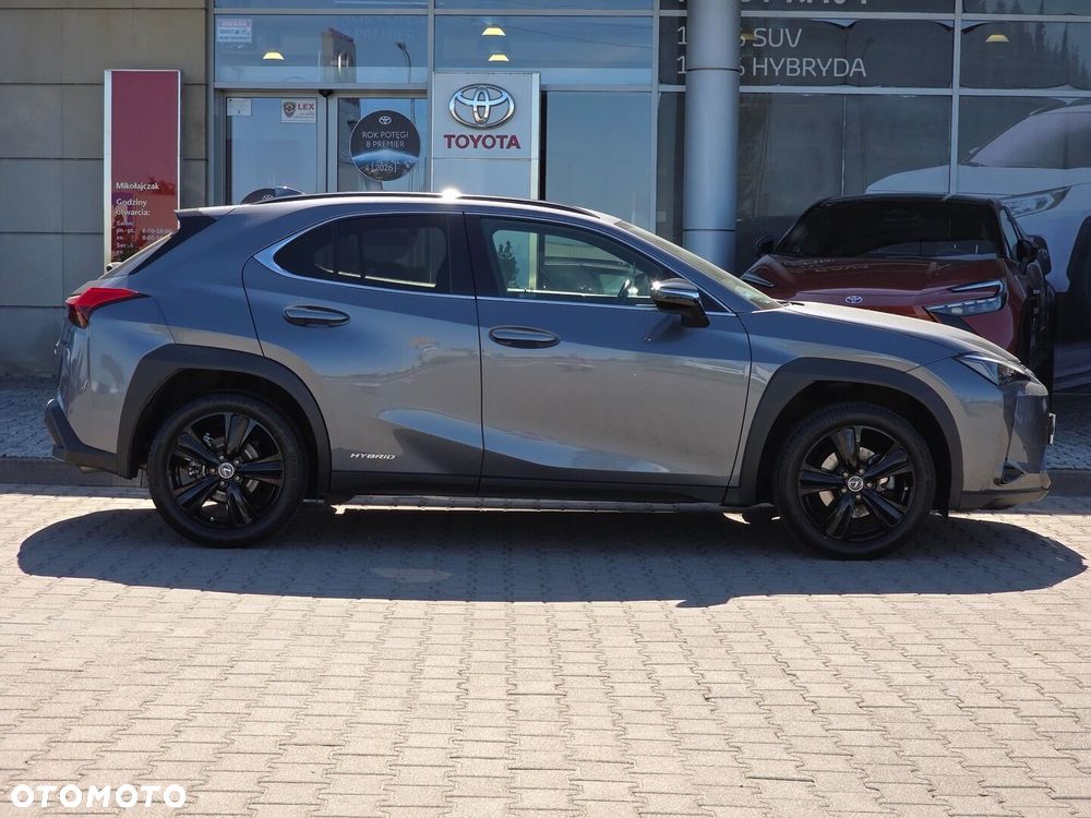 Lexus UX - 8