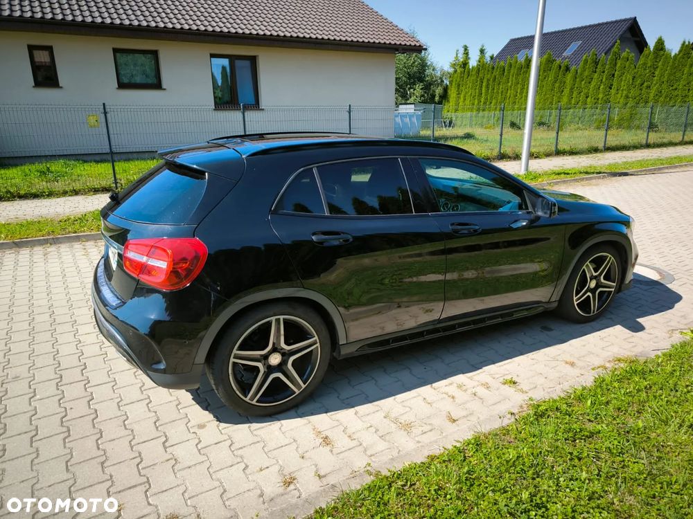 Mercedes-Benz GLA 220 CDI 4Matic 7G-DCT AMG Line - 3