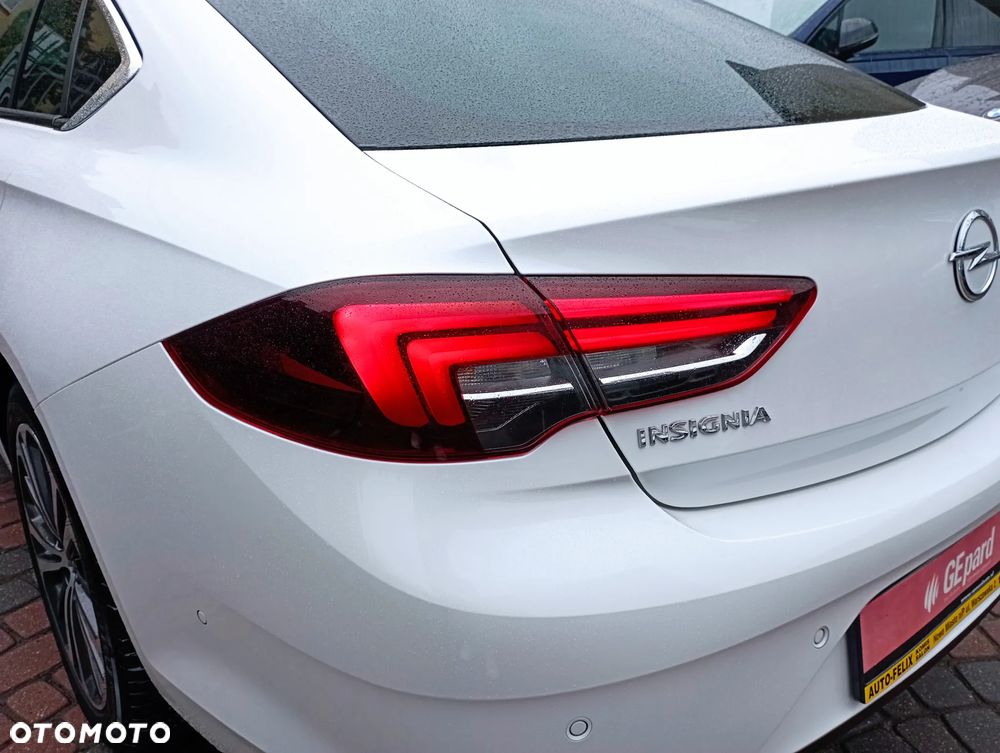 Opel Insignia CT 1.5 T Exclusive S&S - 10
