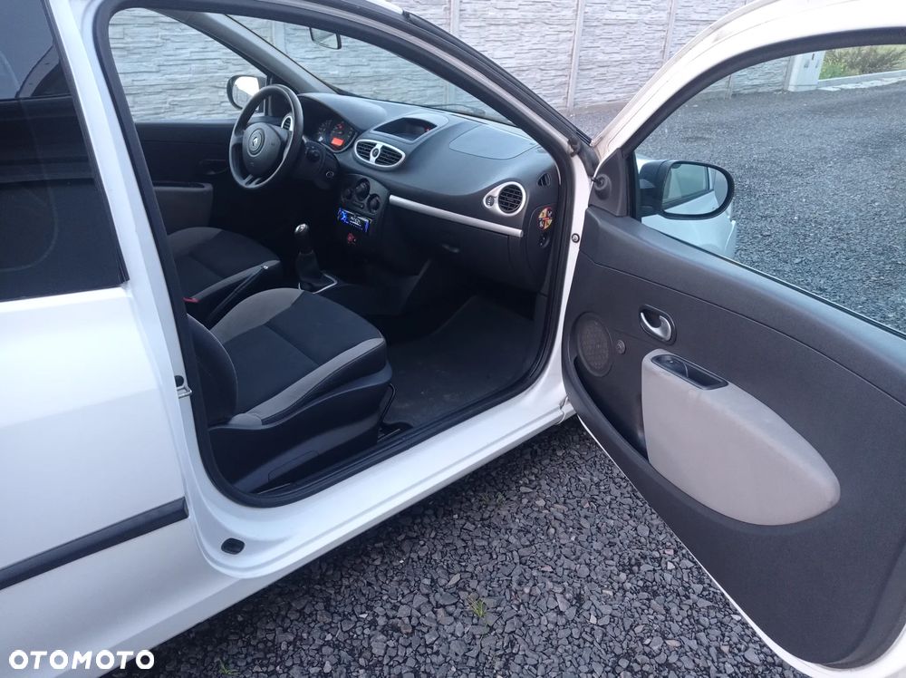 Renault Clio - 20