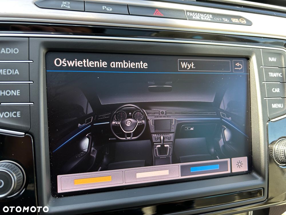 Volkswagen Passat - 21