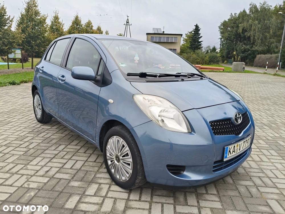 Toyota Yaris - 1