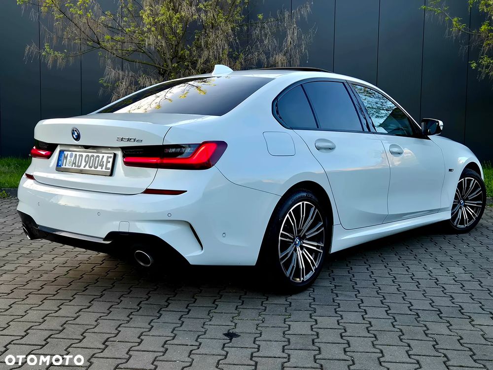 BMW Seria 3 330e M Sport - 9