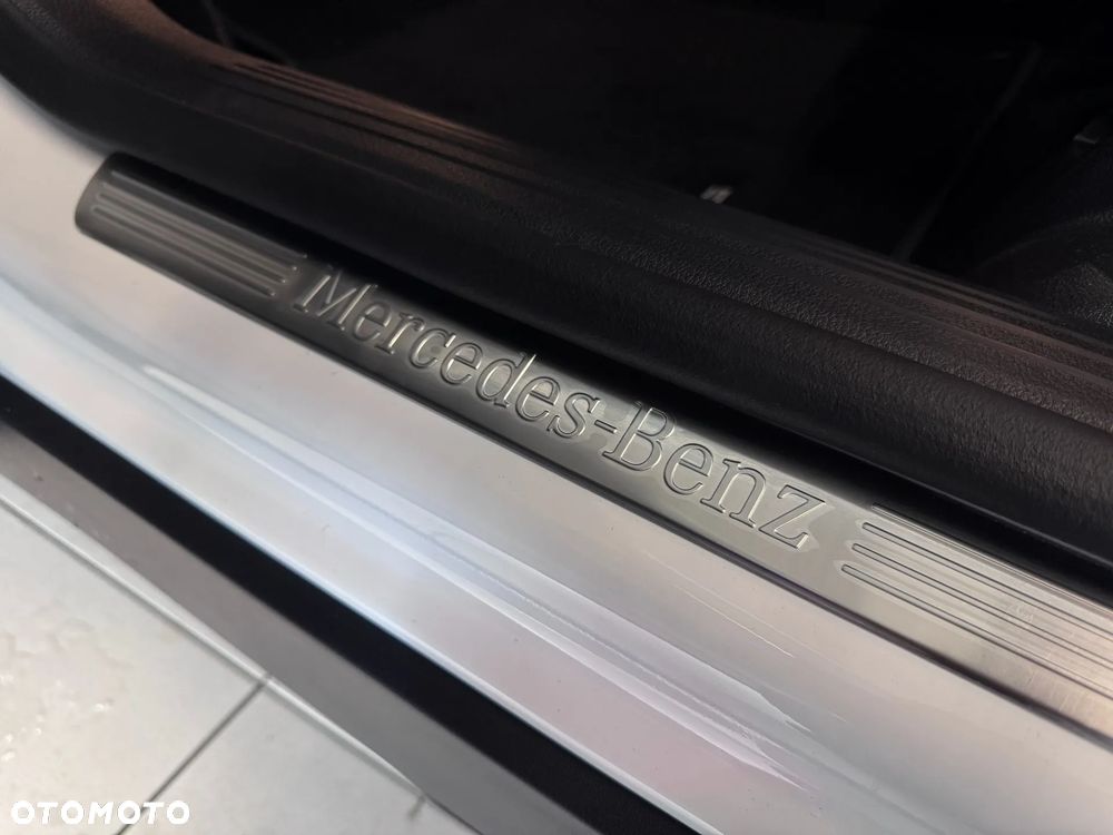 Mercedes-Benz GLB 200 AMG Line 7G-DCT - 9