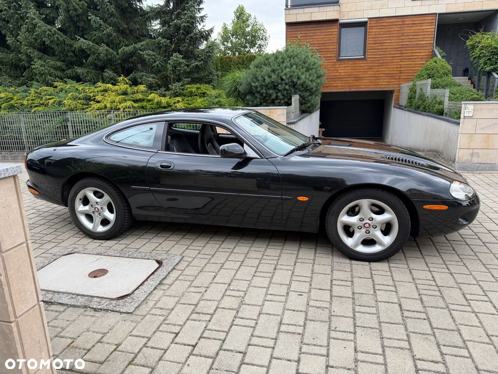 Jaguar XK - 4