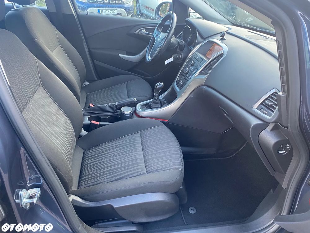 Opel Astra 1.4 Turbo Design Edition - 25