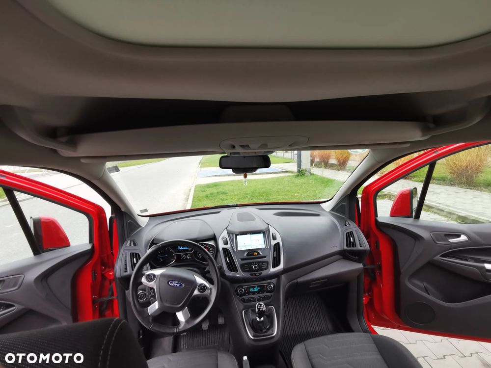 Ford Tourneo Connect Grand - 16