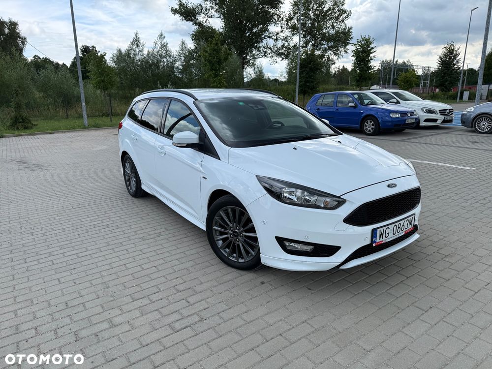 Ford Focus 1.0 EcoBoost Start-Stopp-System ST-LINE STYLE - 2