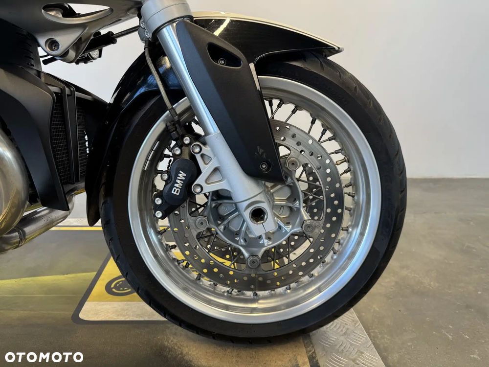 BMW R - 8