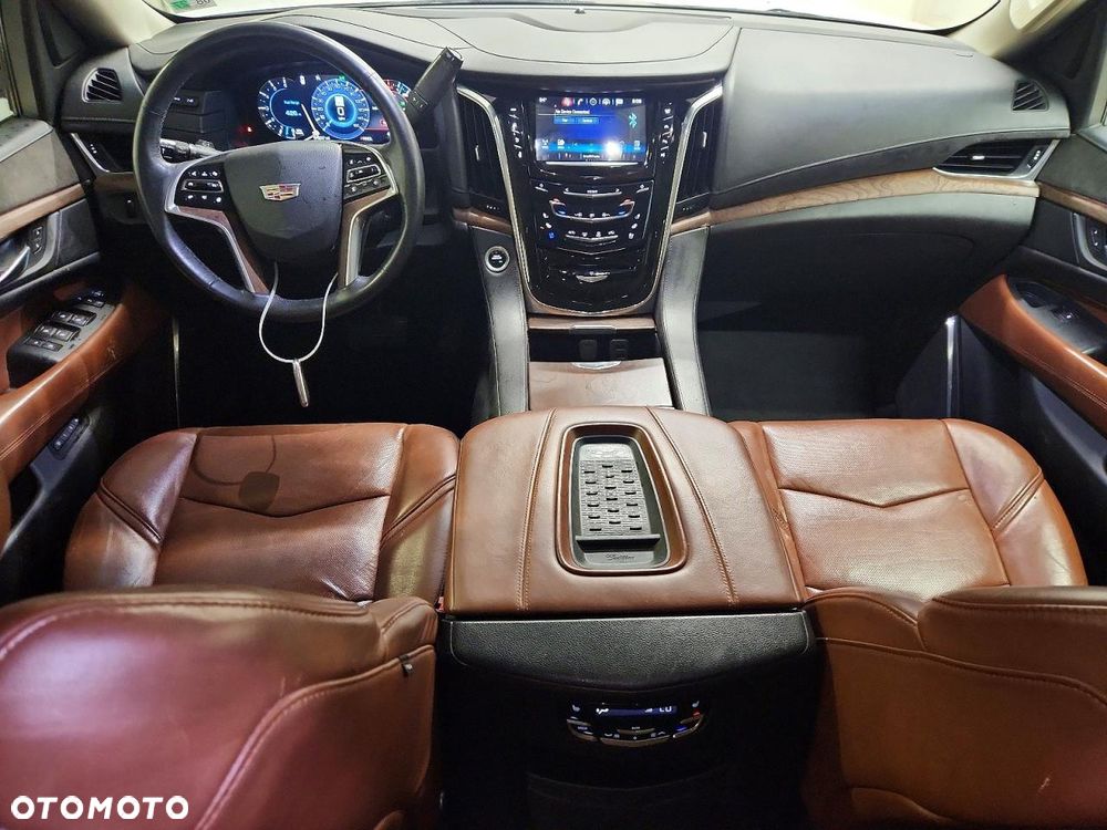 Cadillac Escalade - 7