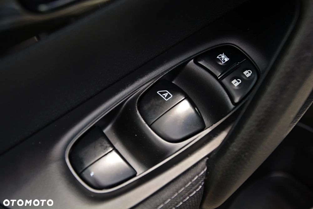Nissan Qashqai 1.2 DIG-T Tekna Xtronic - 38
