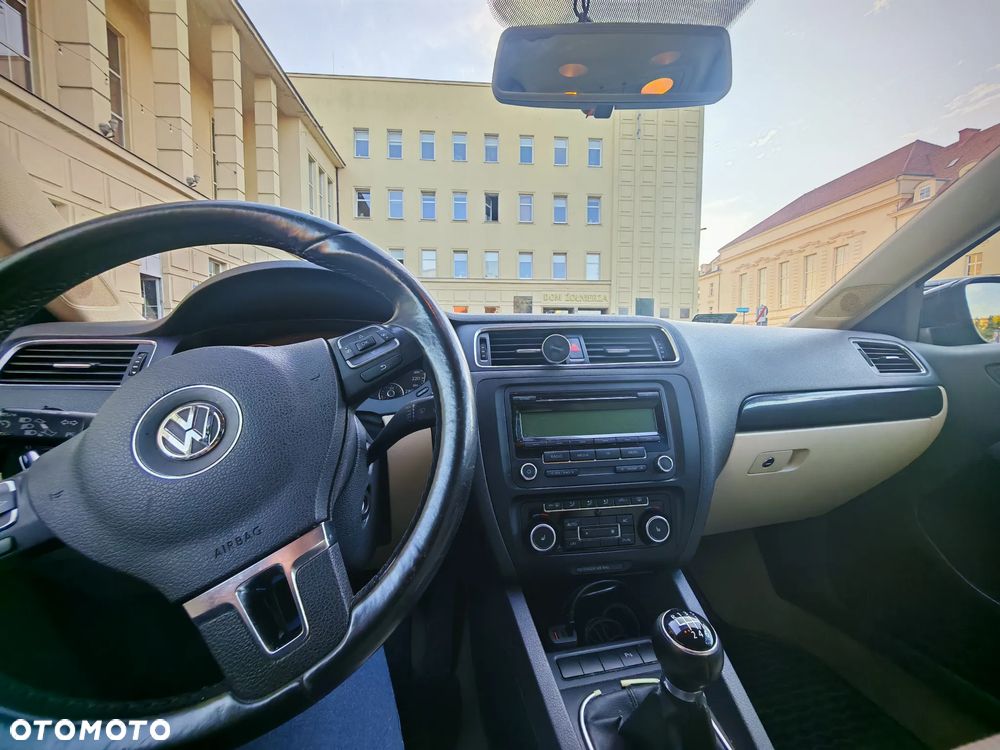 Volkswagen Jetta 1.2 TSI BMT Comfortline - 13