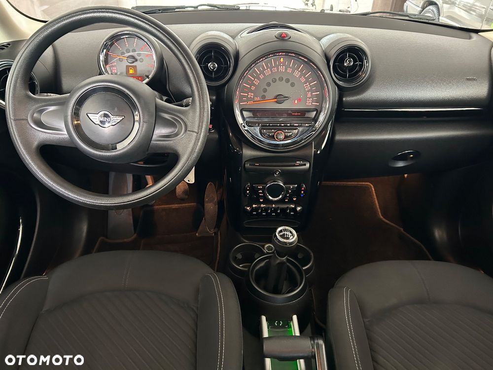 MINI Countryman One D Blackyard - 23