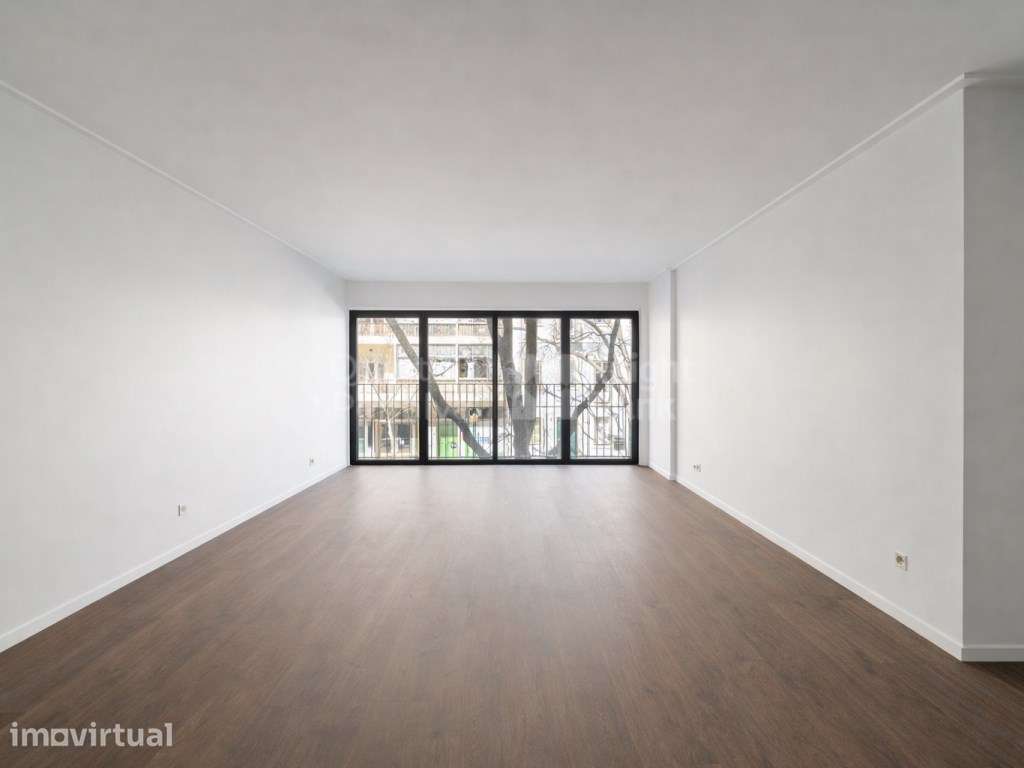 Apartamento T1 com arrecadação e garagem, em Alcântara - Grande imagem: 5/20
