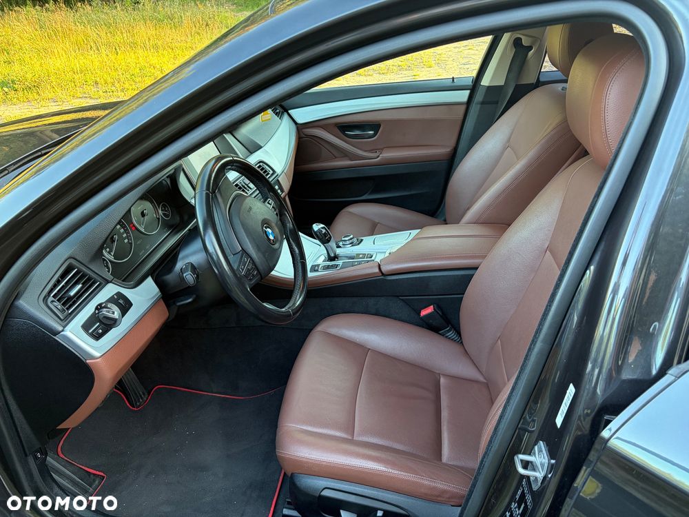 BMW Seria 5 520d xDrive Sport - 9