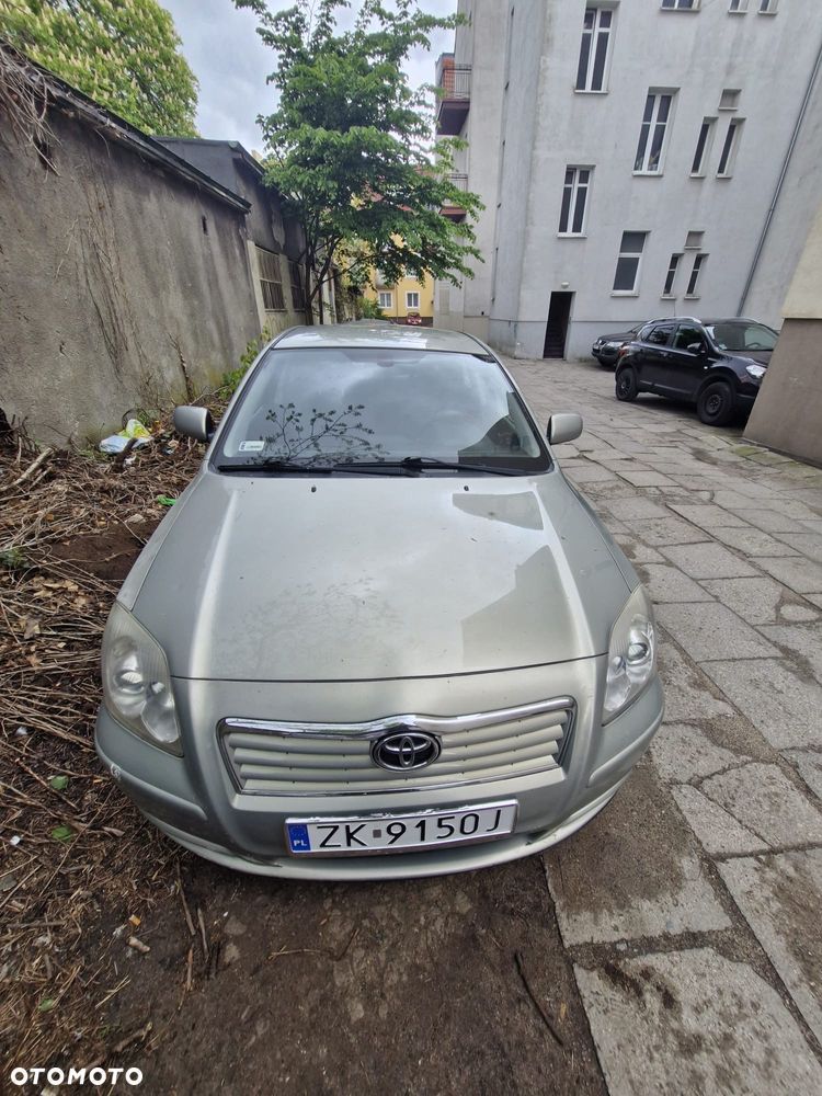 Toyota Avensis 2.0 D-4D High - 3