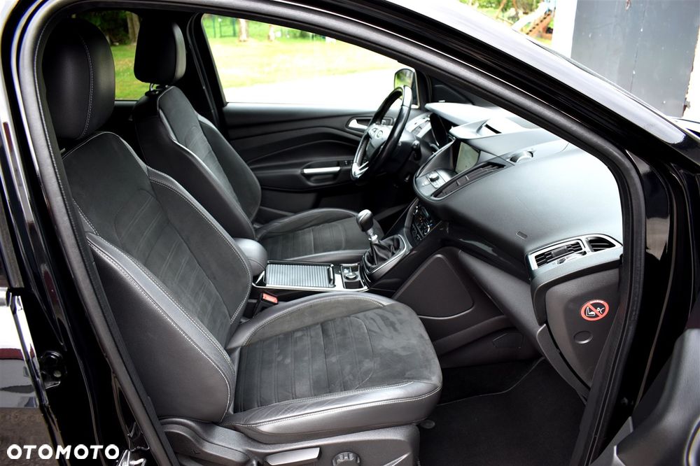 Ford Kuga 2.0 TDCi AWD ST-Line - 23