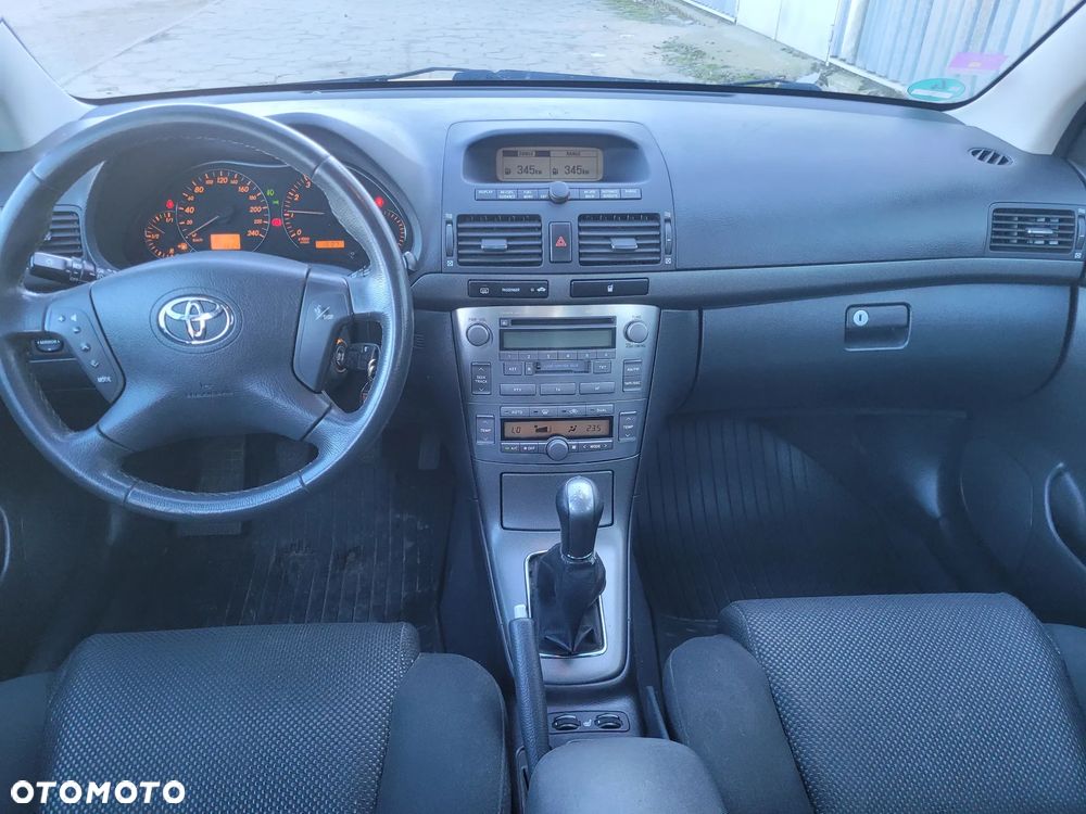 Toyota Avensis - 6