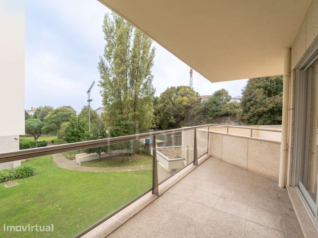 Apartamento T3 Duplex - 3 lugares garagem - Lordelo do Ouro - Grande imagem: 5/29