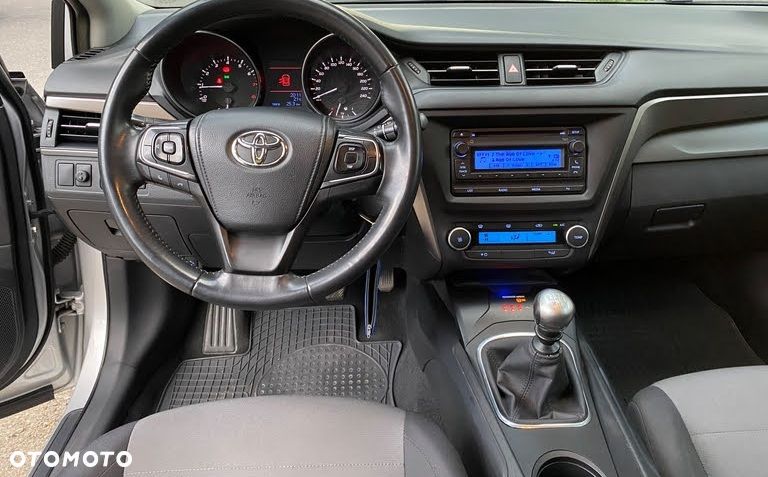 Toyota Avensis 1.6 Premium - 7