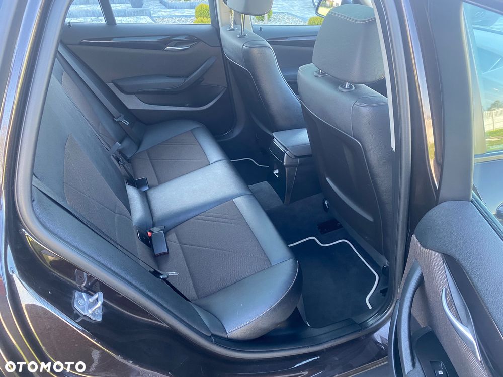 BMW X1 sDrive18d xLine - 11