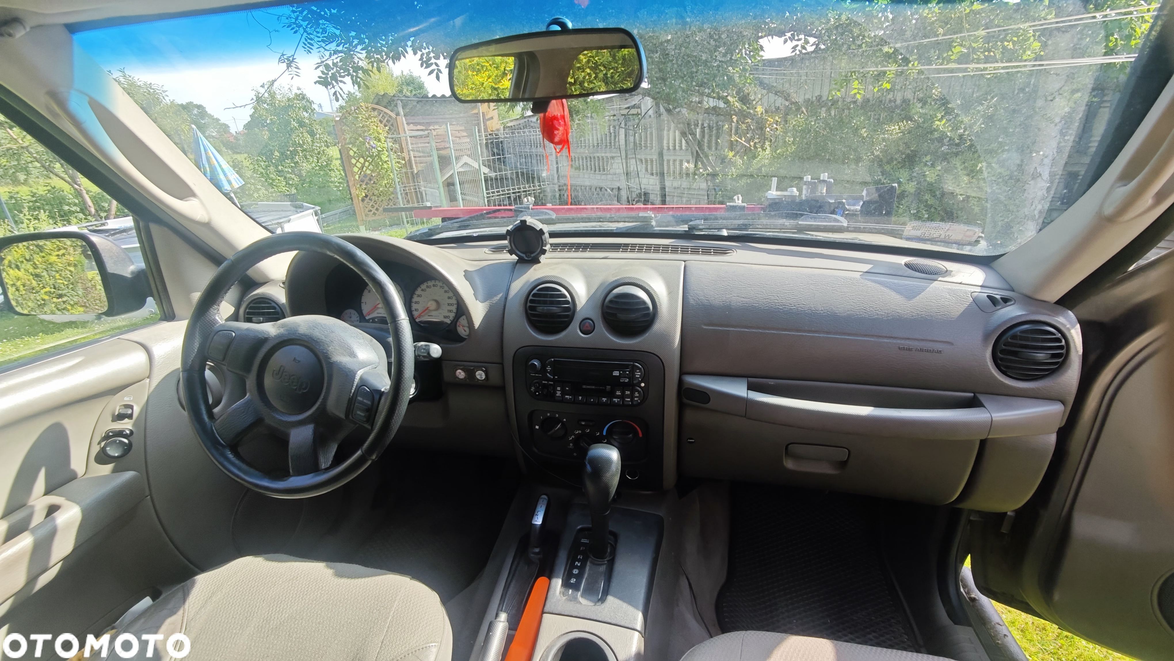 Jeep Liberty 3.7 4x4 - 11