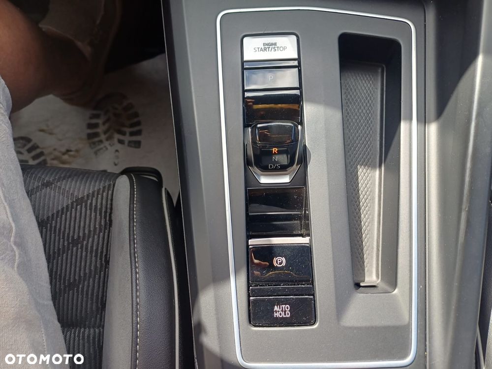 Volkswagen Golf 2.0 TDI SCR DSG R-Line - 15