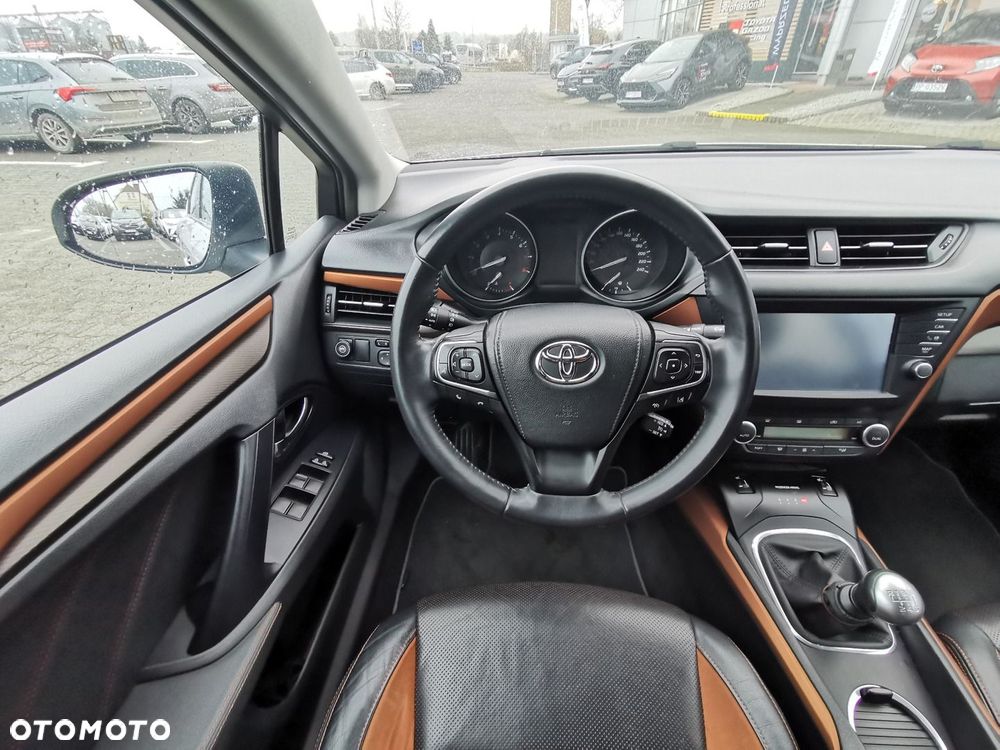 Toyota Avensis - 14