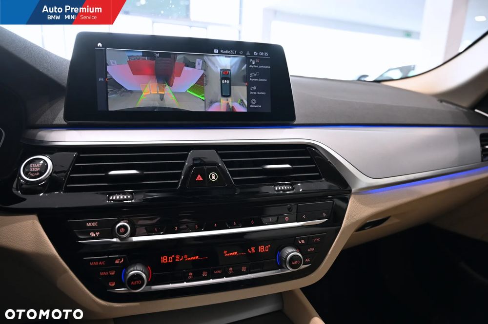 BMW Seria 5 518d - 11