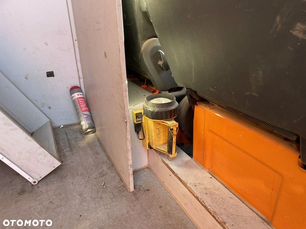 Mercedes-Benz Sprinter - 20