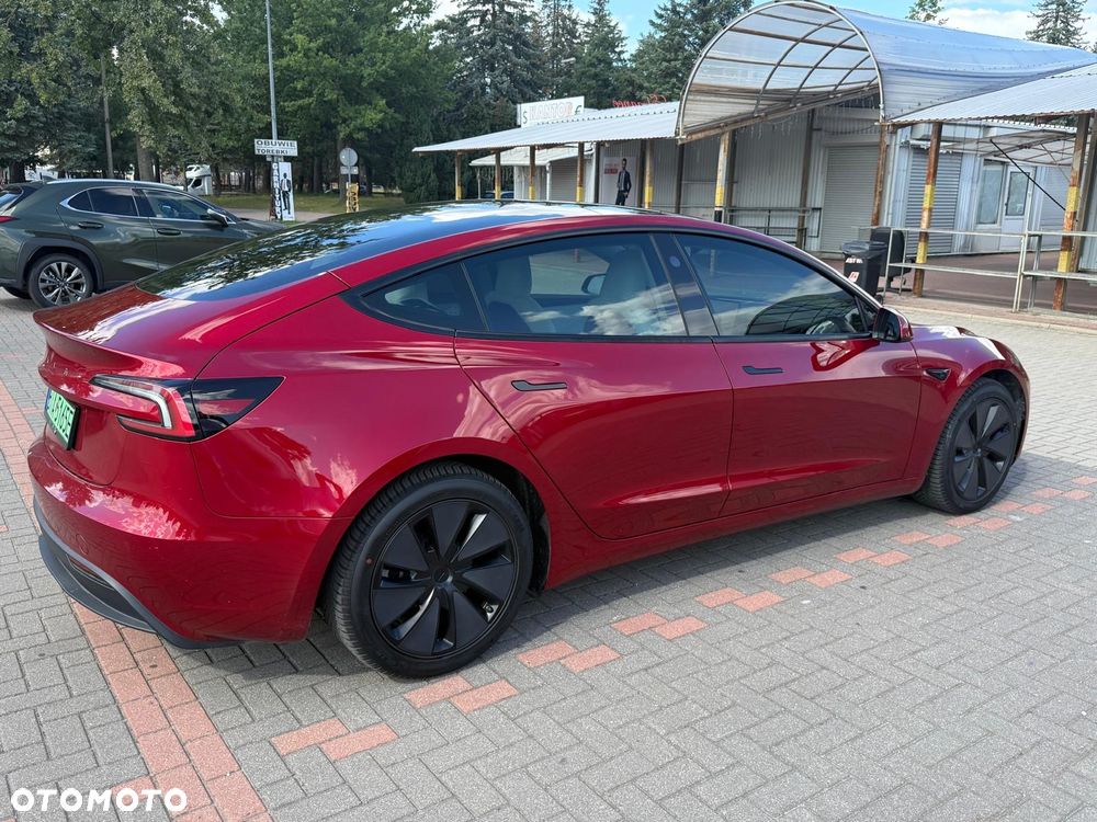 Tesla Model 3 - 4