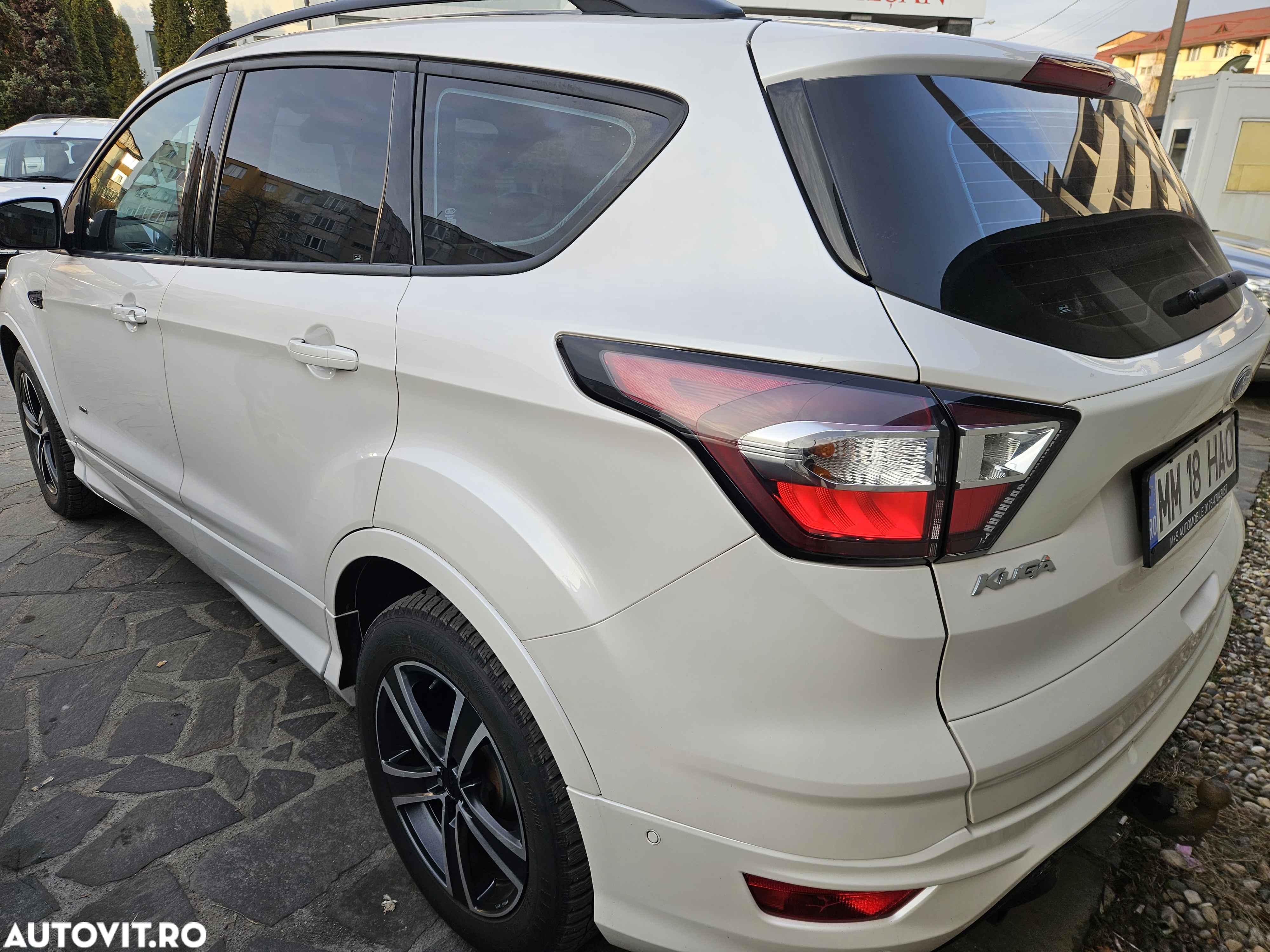 Ford Kuga 2.0 TDCi 4x4 Aut. ST-Line - 11
