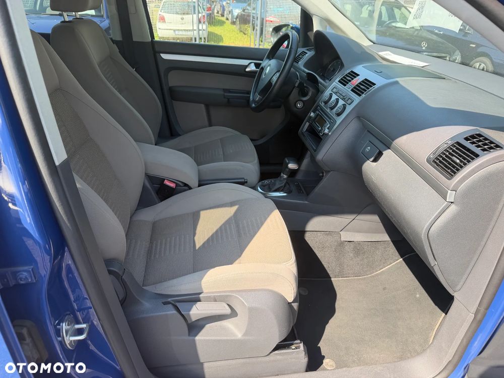 Volkswagen Touran 2.0 TDI DPF BlueMotion Technology DSG STYLE - 13
