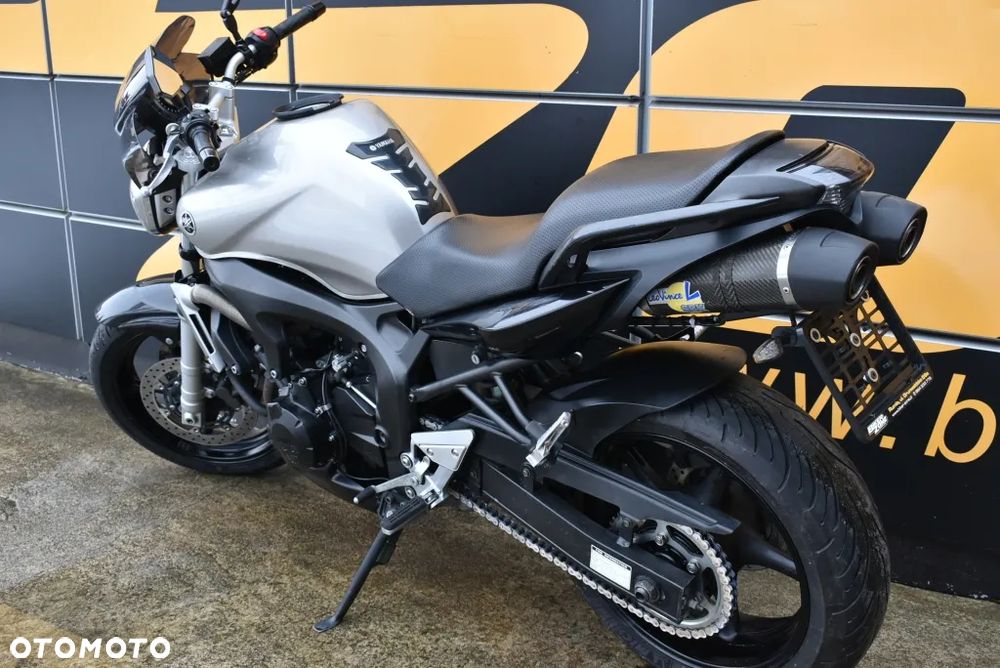 Yamaha FZ6 - 15