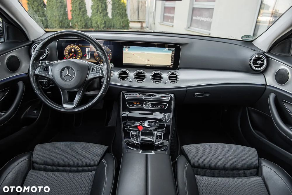 Mercedes-Benz Klasa E 220 d Business Edition 9G-TRONIC - 31