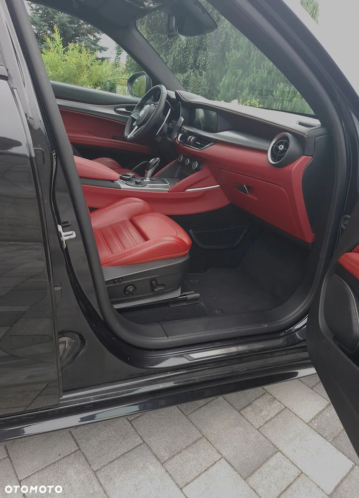 Alfa Romeo Stelvio - 13