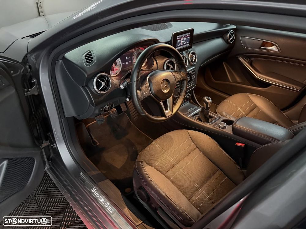 Mercedes-Benz A 180 d AMG Line - 17