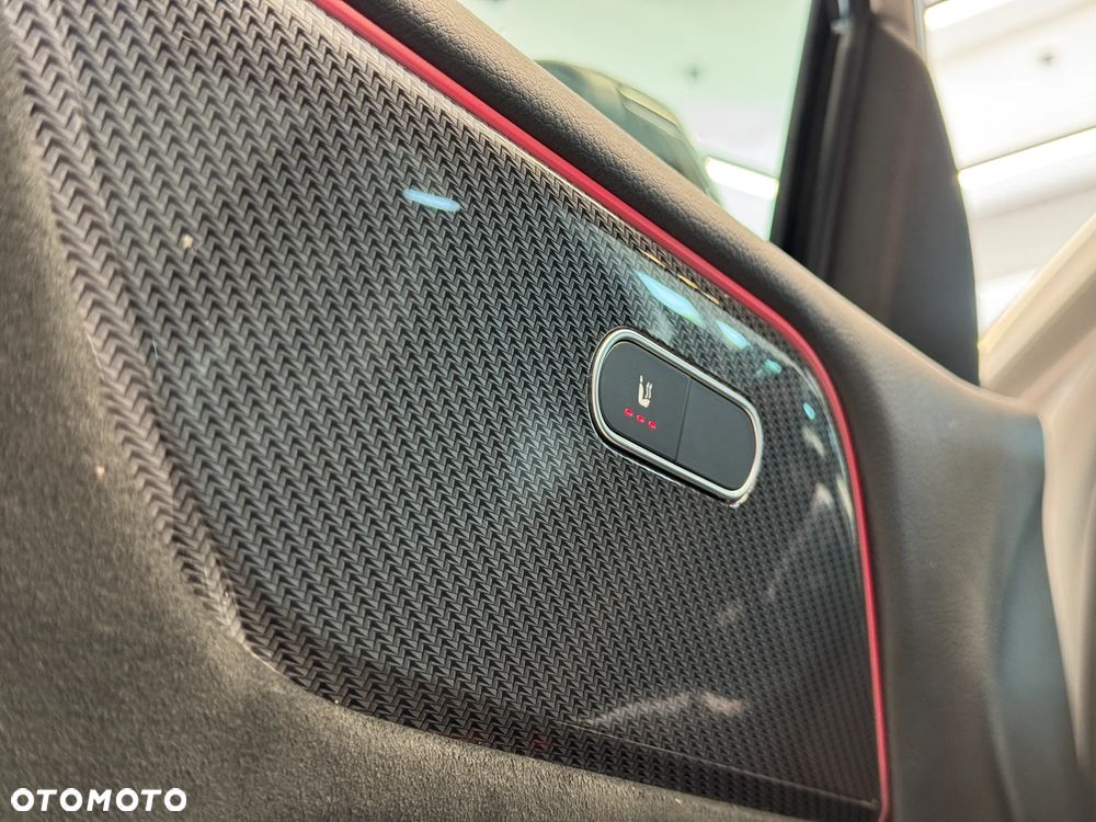 Mercedes-Benz GLB 200 AMG Line 7G-DCT - 22