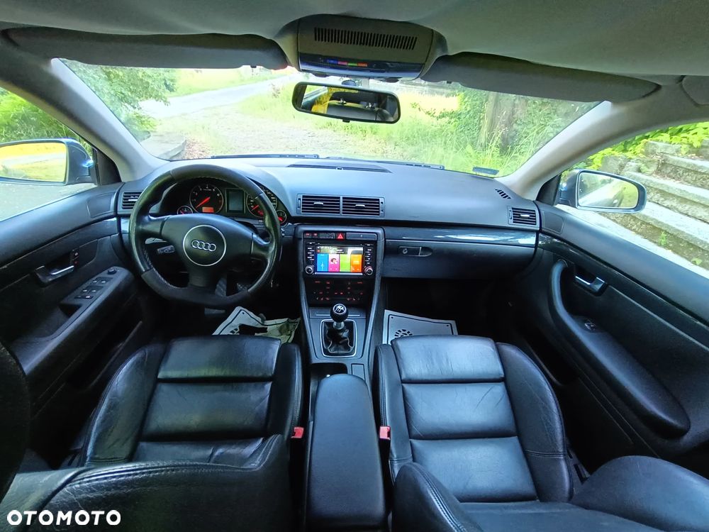 Audi A4 Limousine - 15
