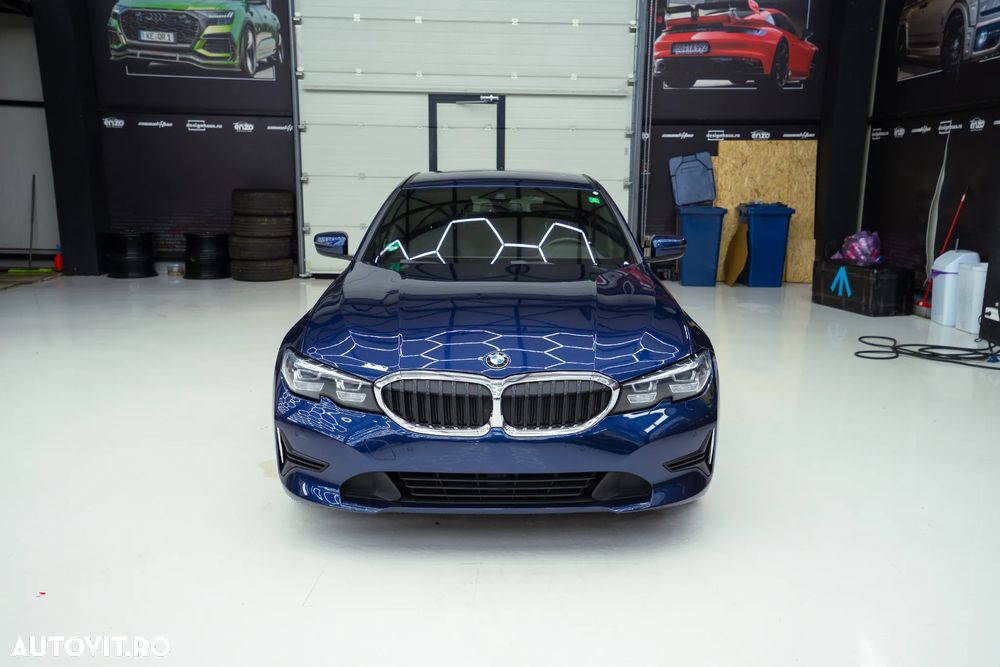 BMW Seria 3 318d Aut. - 7