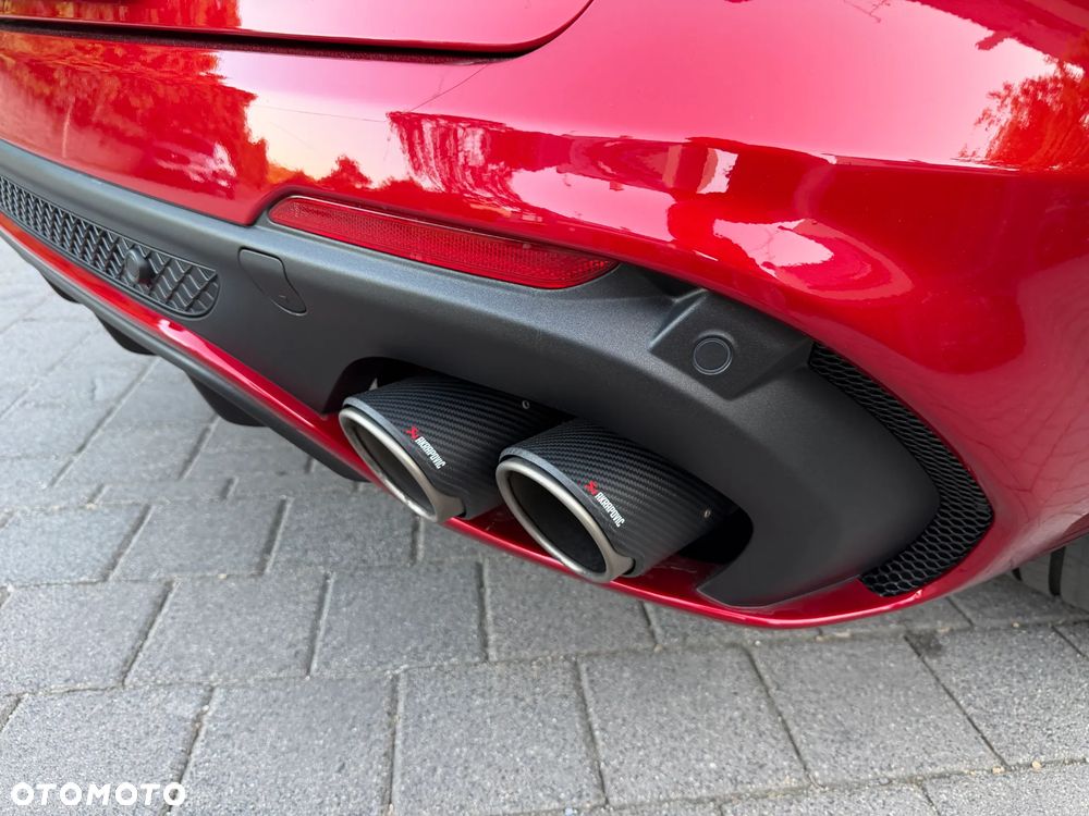 Alfa Romeo Stelvio - 12