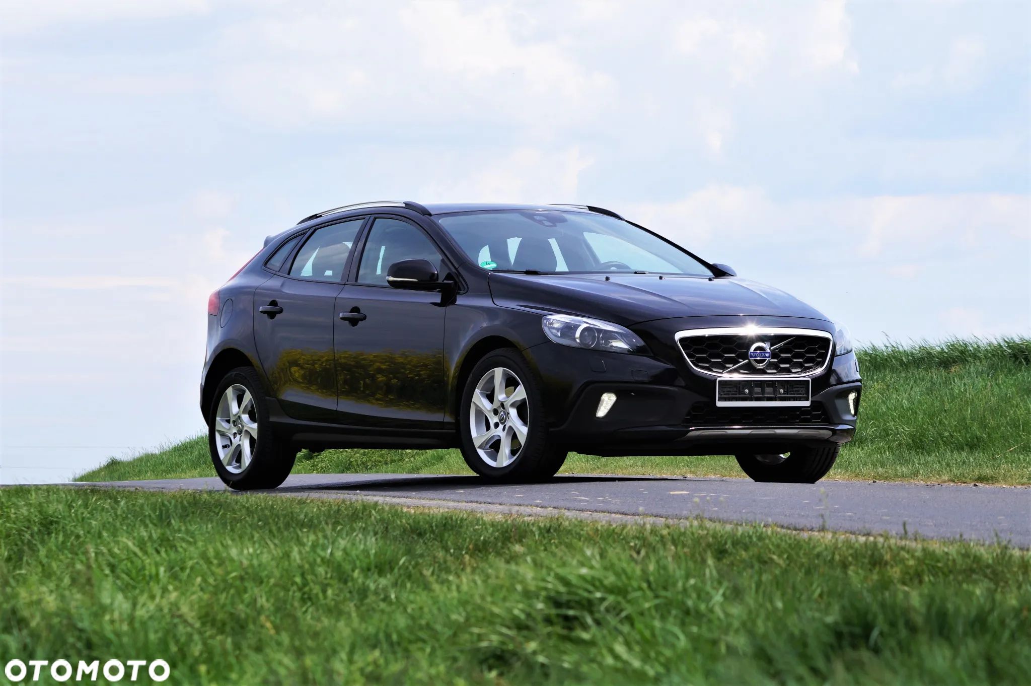 Volvo V40 Cross Country - 1