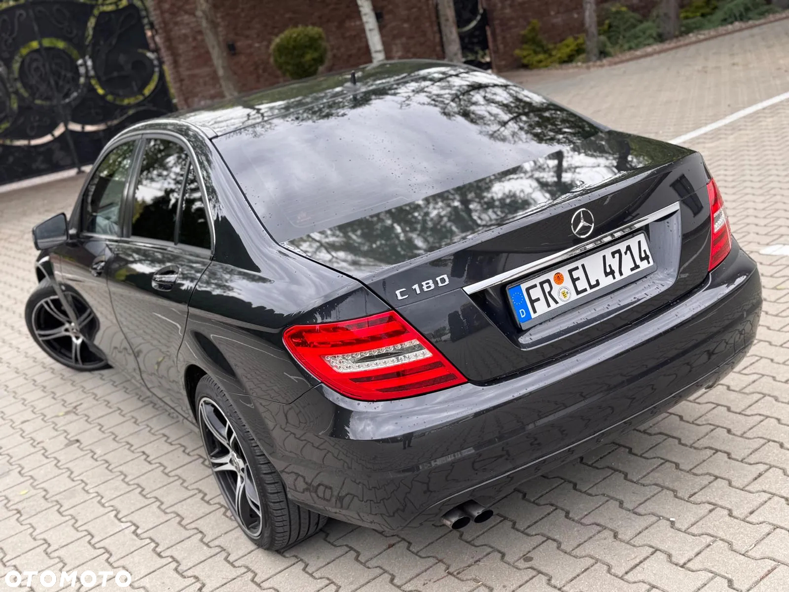 Mercedes-Benz Klasa C 180 CGI BlueEFFICIENCY - 18