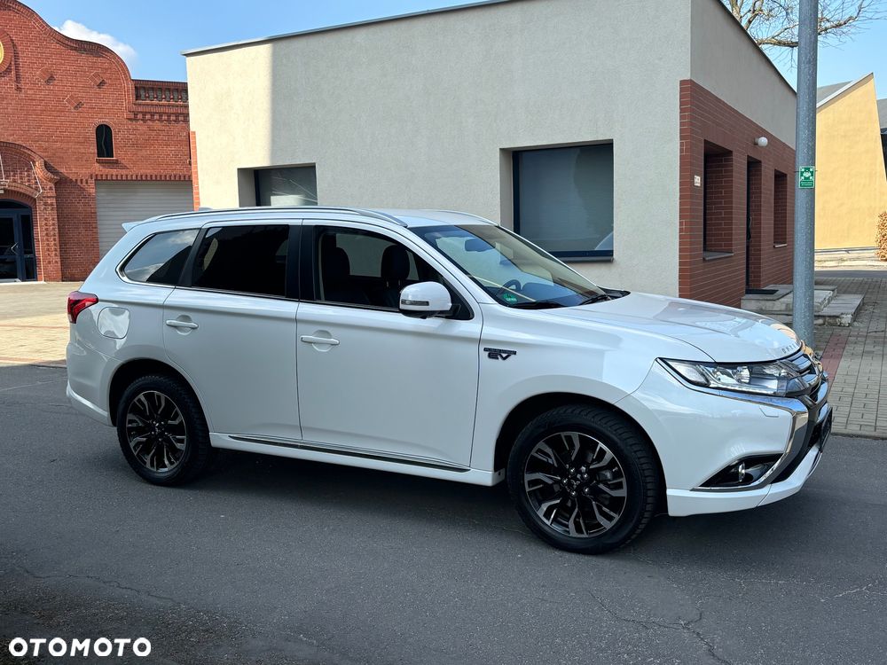 Mitsubishi Outlander 2.0 4WD Top - 2