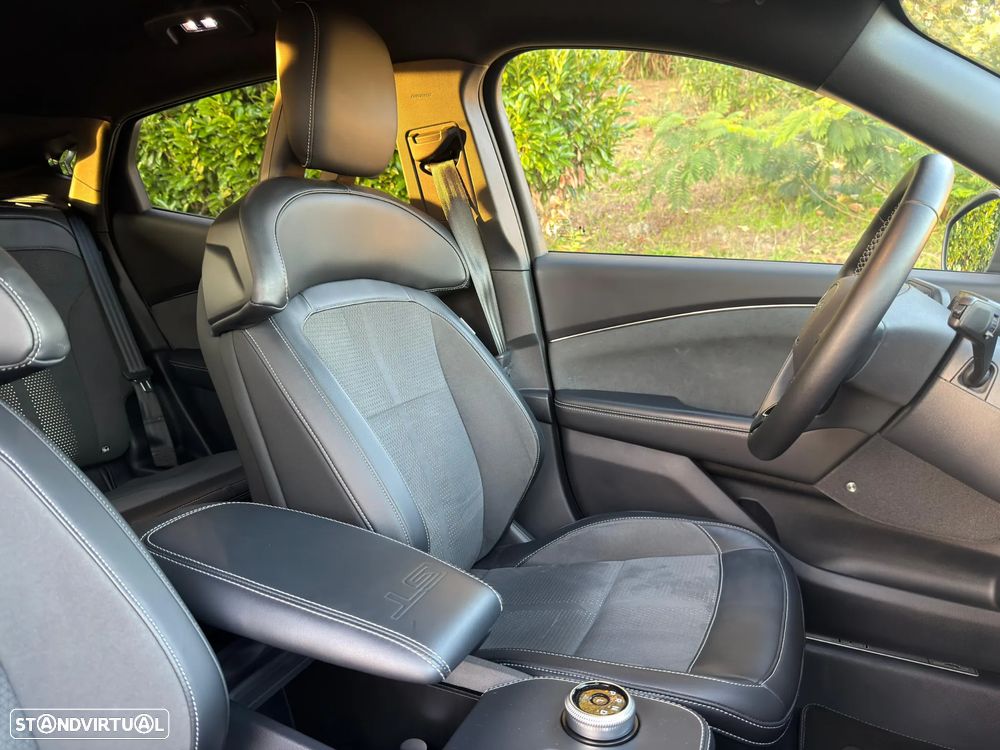 Ford Mustang Mach-E 98.7 kWh GT AWD - 41