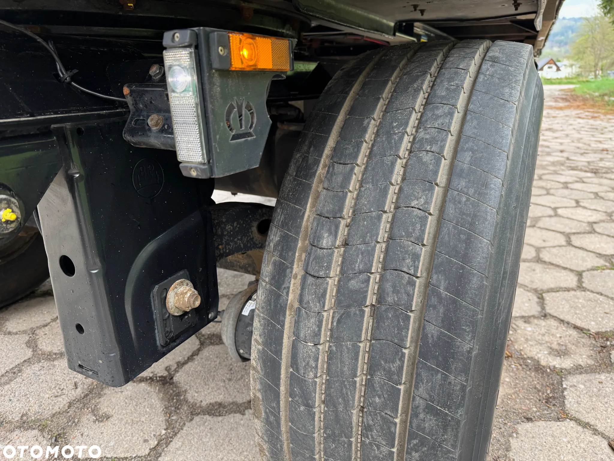 Krone BDF,Pod kontenery, - 18