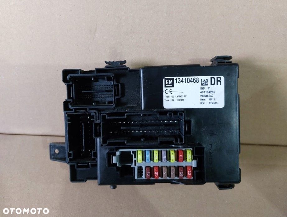 Sterownik moduł BSI skrzynka bezpieczników Opel Meriva B II 13410468 DR PIN