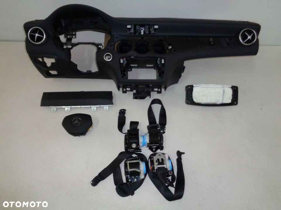 MERCEDES CLA GLA W176 DESKA KONSOLA AIRBAG PASY - 1